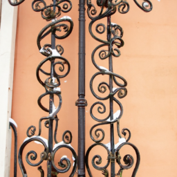 Sécurisez vos escaliers avec des garde-corps en ferronnerie artistique aux motifs élégants Deuil-la-Barre